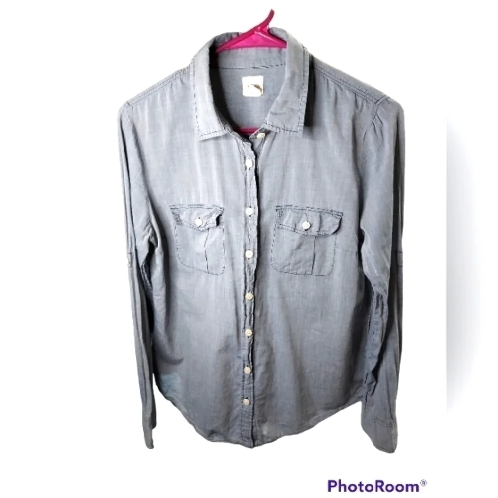 J.Crew med women's blue button shirt 2 front pockets